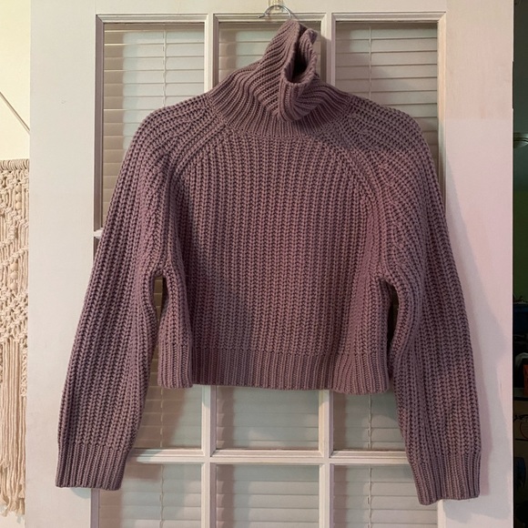 Cropped turtleneck sweater - Picture 2 of 4